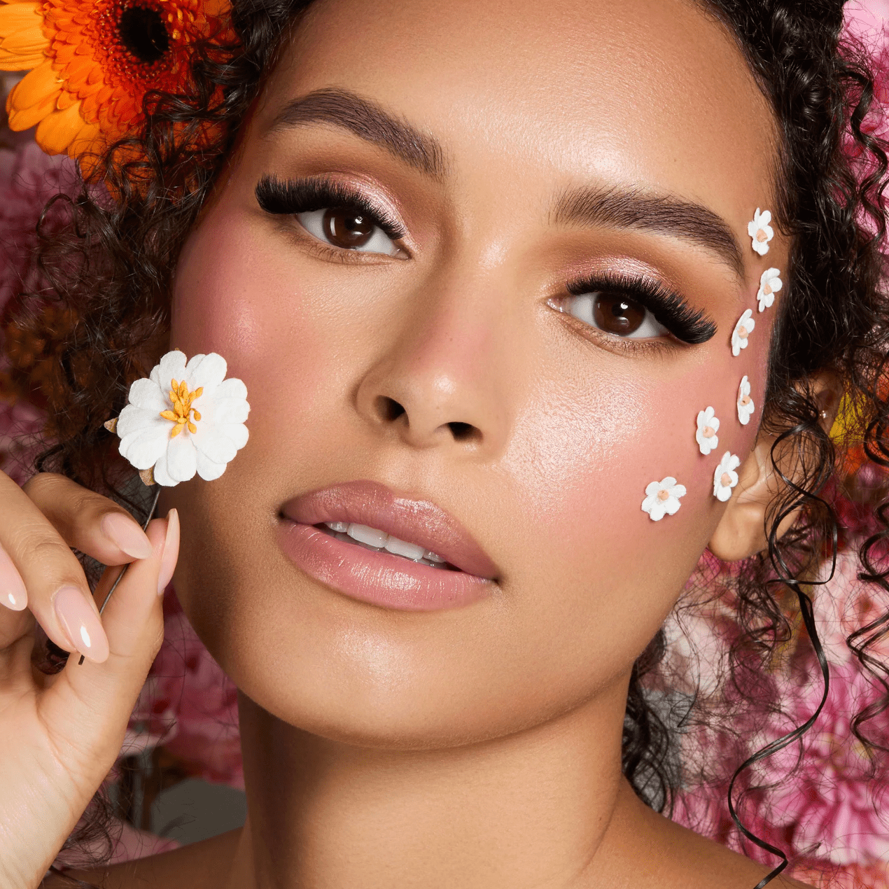 Detailed front label view on the Flower Power True Matte black lash tray displaying diameter and curl specs.