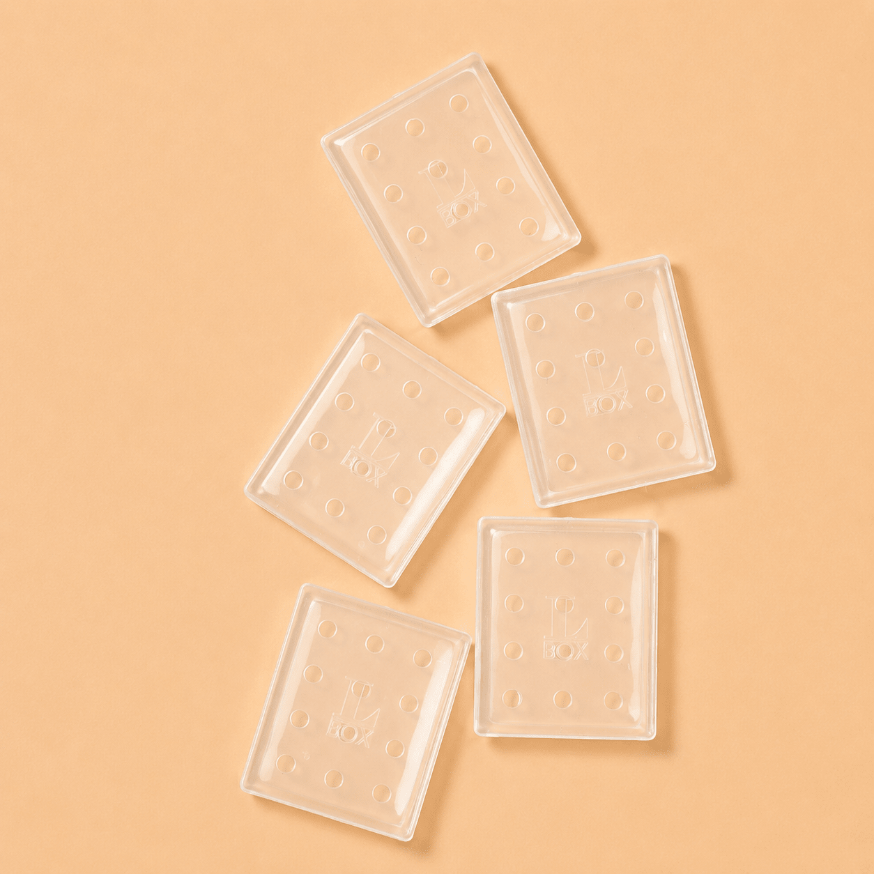 LBLA Volume Expert Glue Tray to dip eyelash extension into fresh adhesive drop.